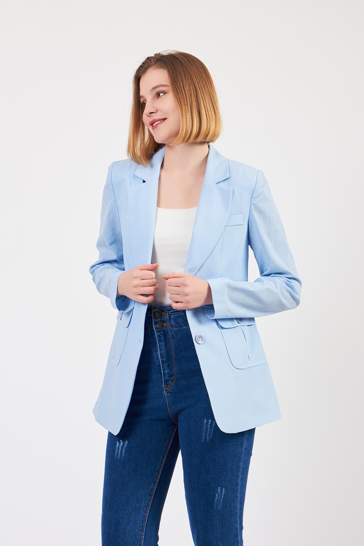 Keten ceket arka görünüm, mavi ton, Volanlı kadın blazer modeli