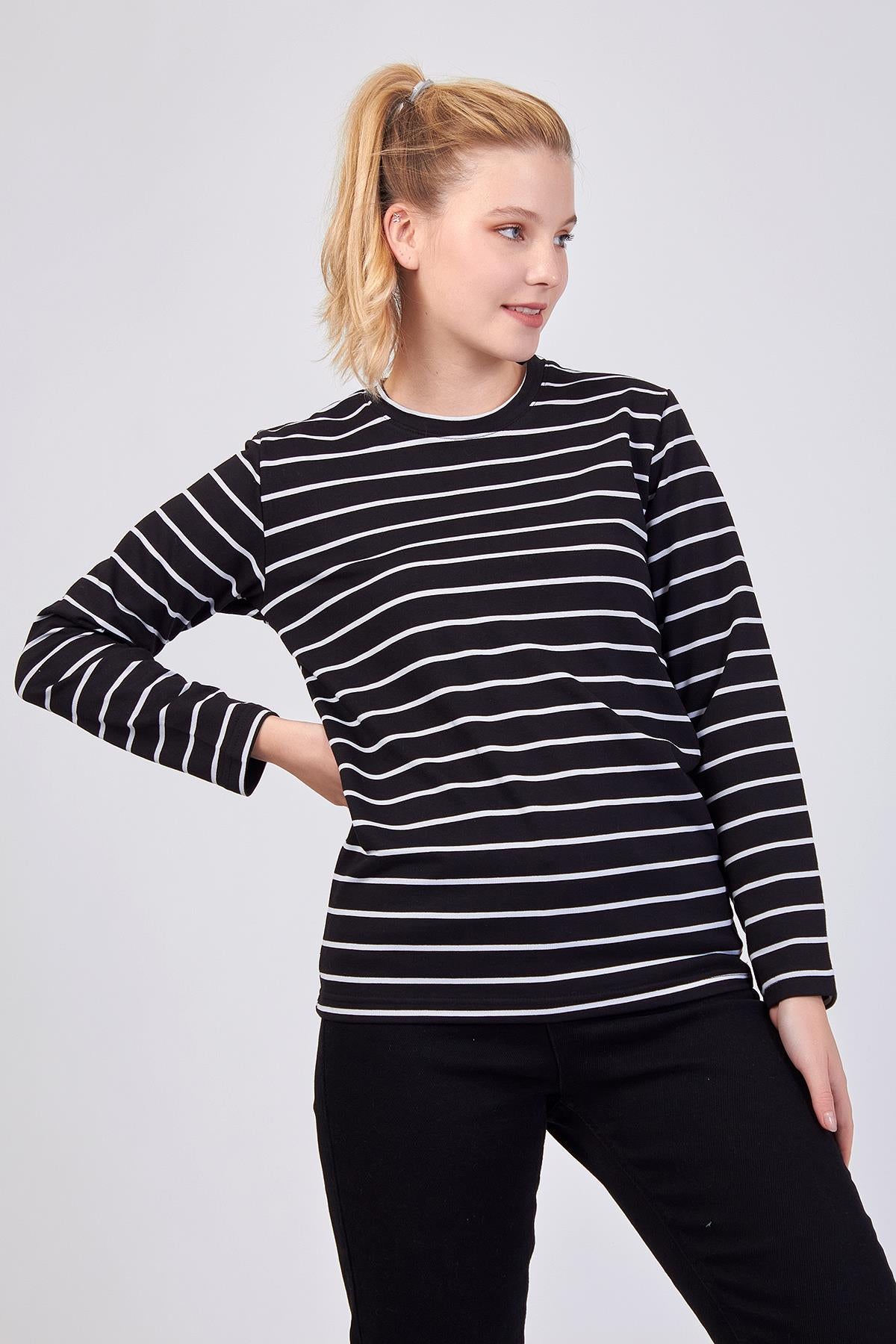 Volanlı siyah çizgili sweatshirt, önden görünüm